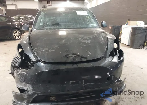 2022 Tesla Model Y Long Range Dual Motor All-Wheel Drive z USA, uszkodzony, nr VIN 7SAYGDEE4NF320766